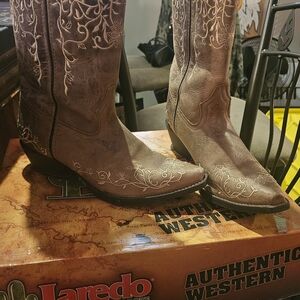 Laredo Women's Tan Embroidered Heeled Boots